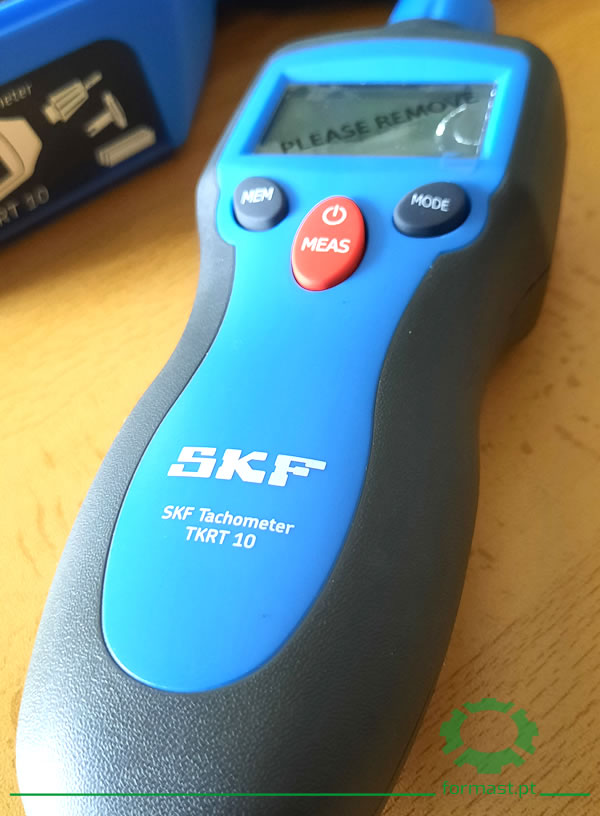 Tacómetro digital TKRT 10 da marca SKF. Formast