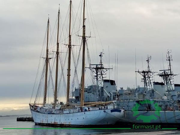 Soluções de vedação de cabos ROXTEC aplicadas no Navio Escola Sagres. Formast